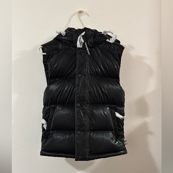 Aritzia The Super Puff™ Vest - Liquid Shine - Picture 2 of 10